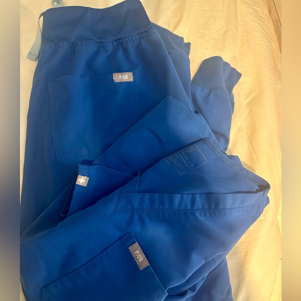 Figs Royal blue set small top medium petite pants